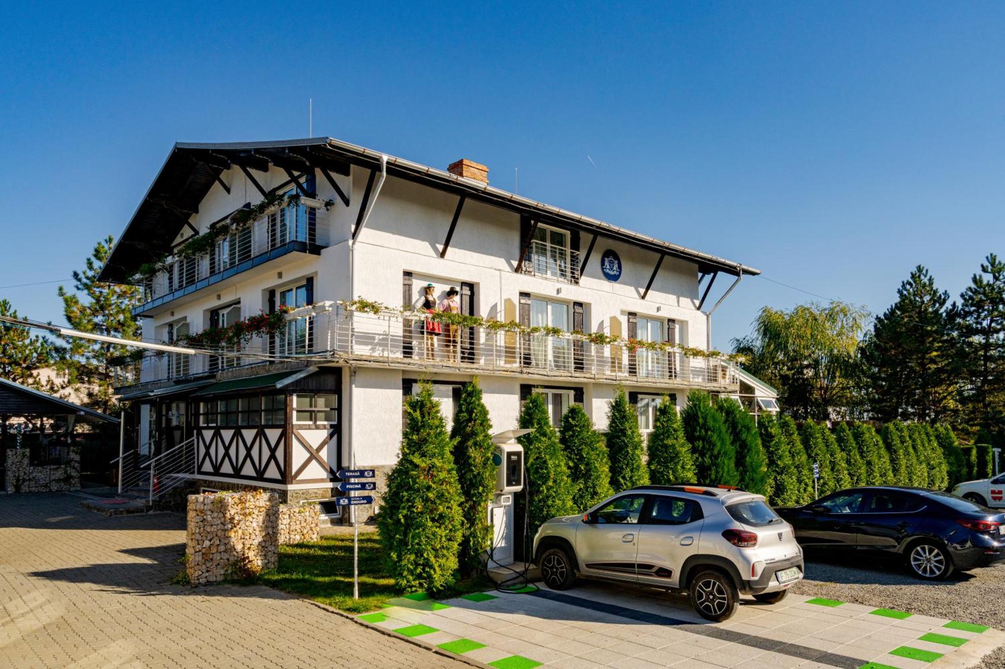 Casa Augsburg Hotel Banesti Exterior photo